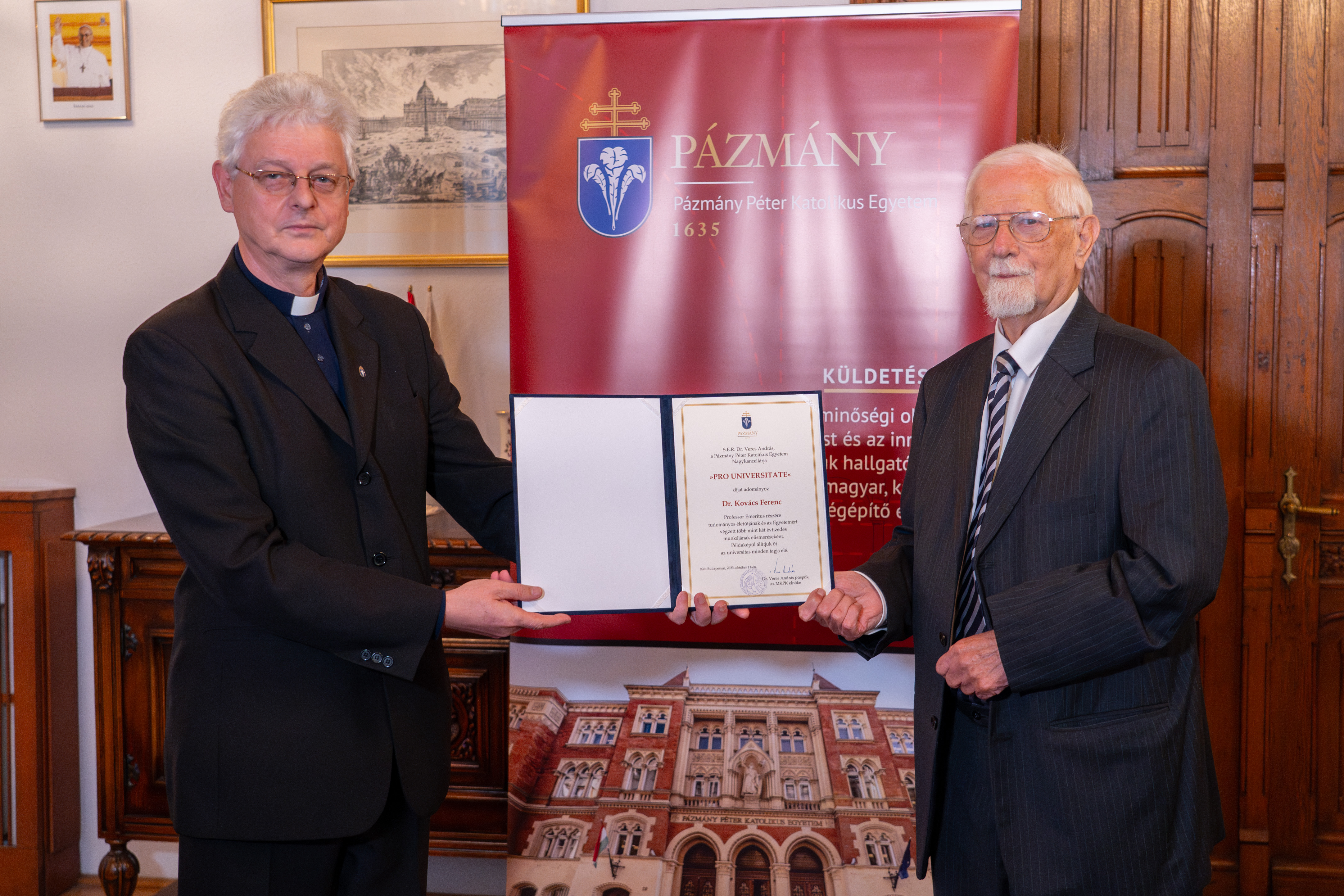Pro Universitate Award Presented to Professor Ferenc Kovács