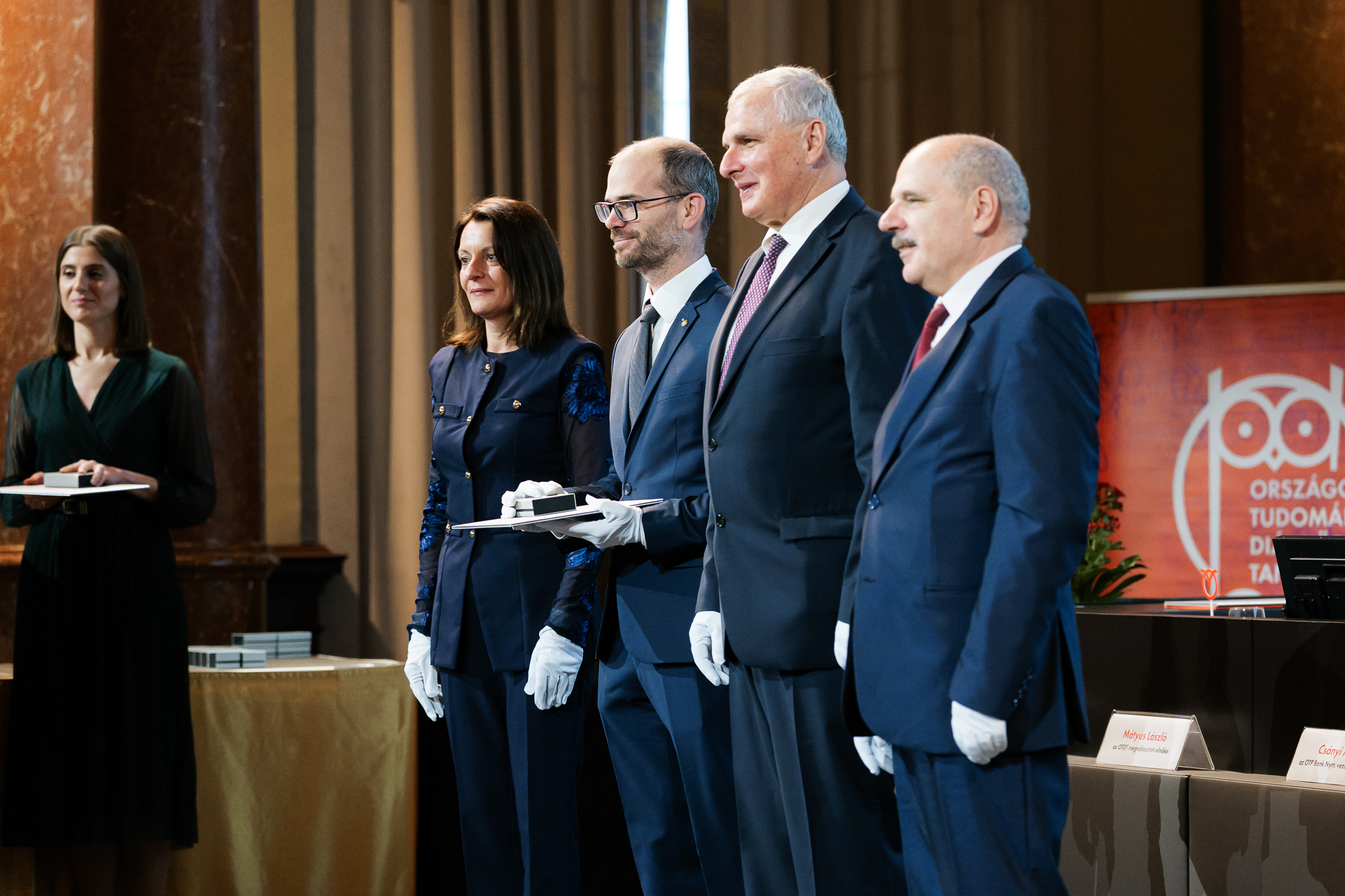 Master Teacher Gold Medal Awarded to Our Vice Dean for International Affairs