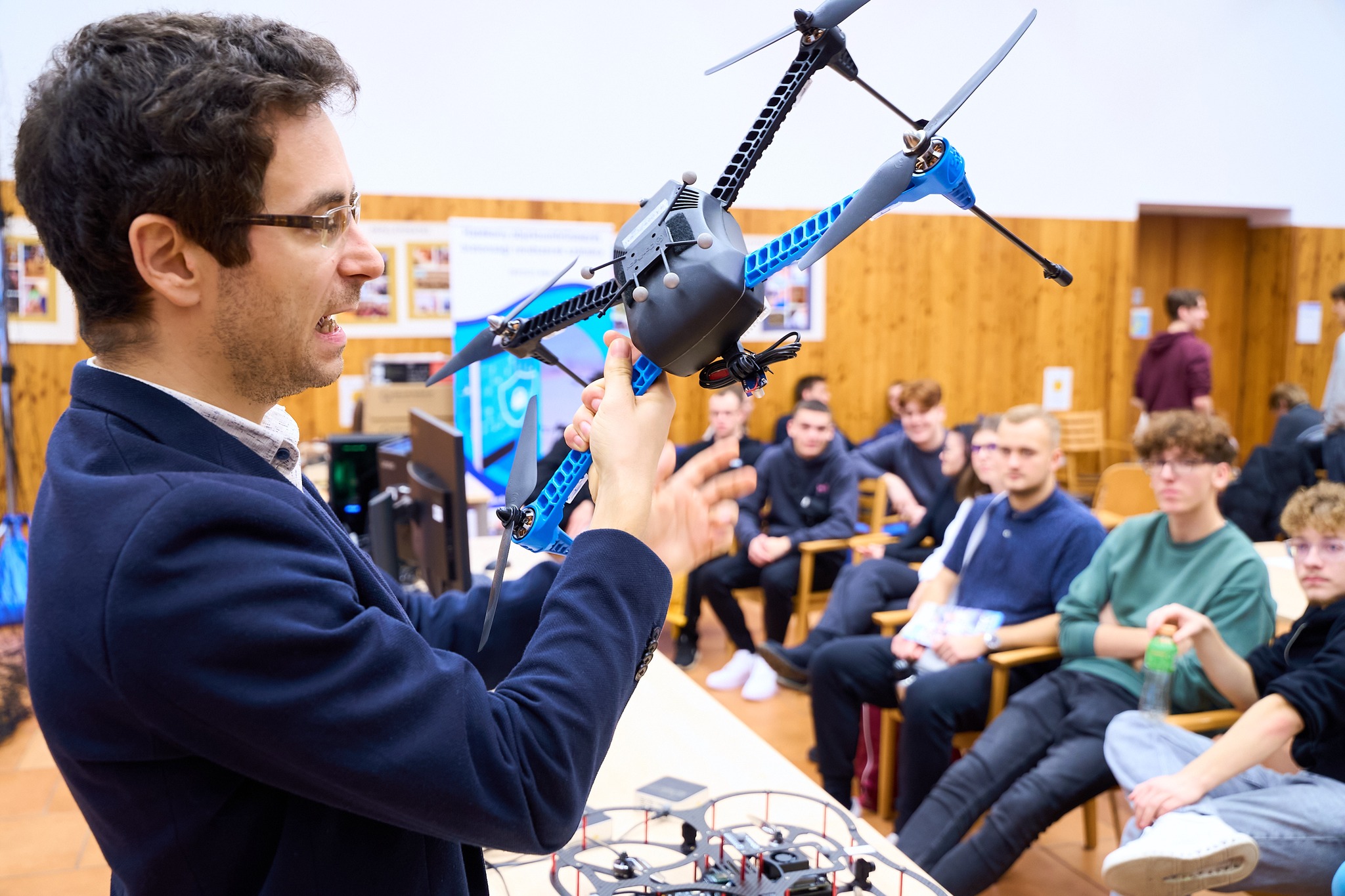 Izgalmas előadásokkal és telt házas programmal zajlott le a Pázmány ITK Nyílt Napja